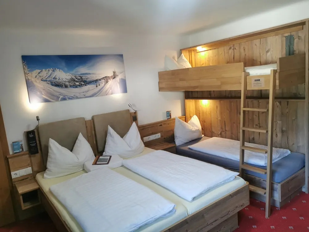 No1 - Flos Rooms & Breakfast