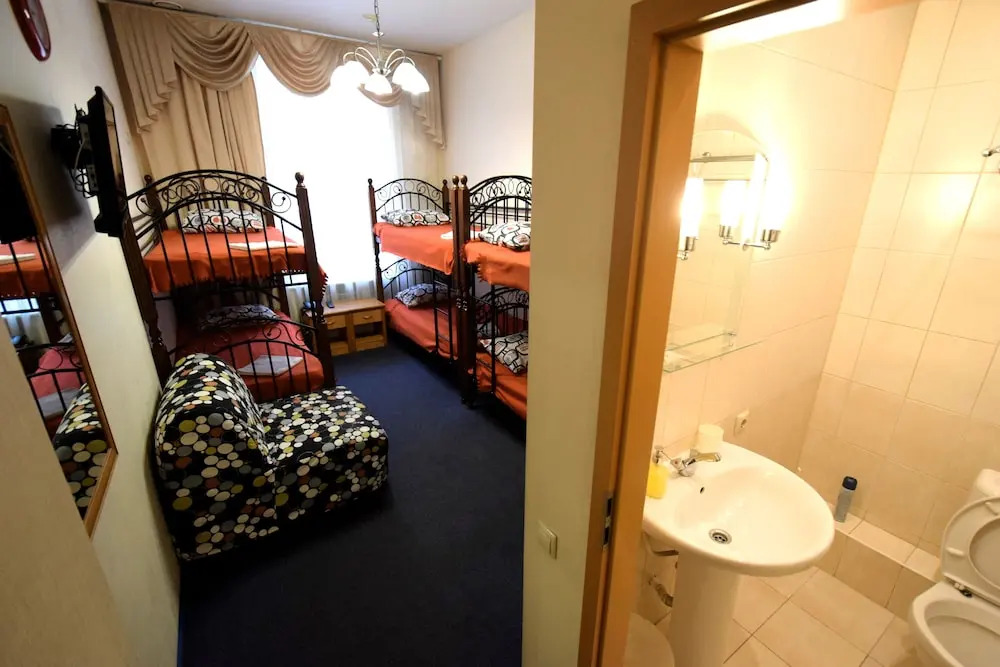 ArtBaza Hotel
