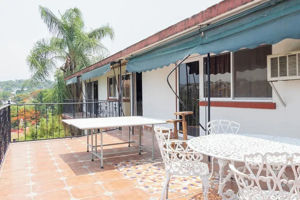 Spacious Cuernavaca House Pool Grill