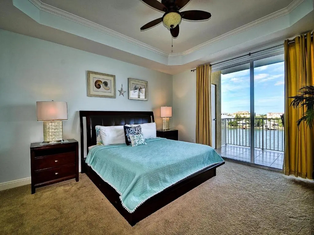 Bay Harbor 403