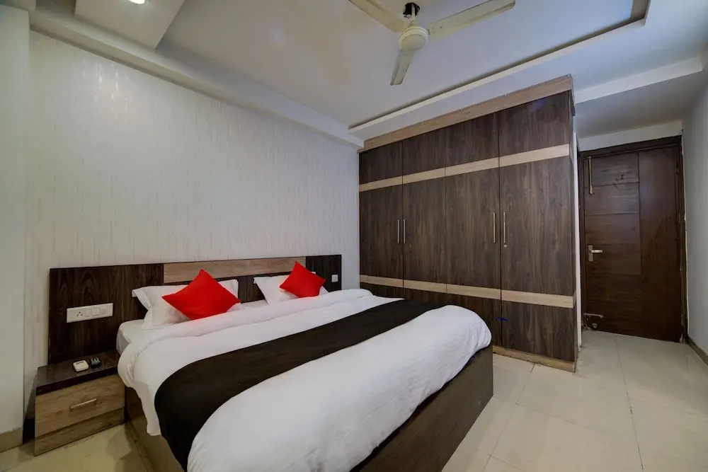 OYO 22527 Supreme Residency