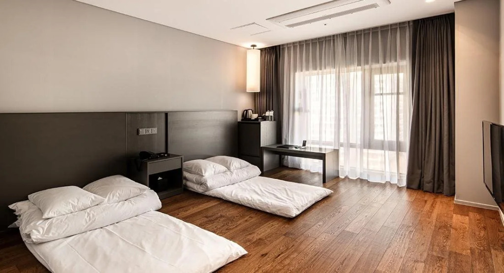 WesternLife Hotel