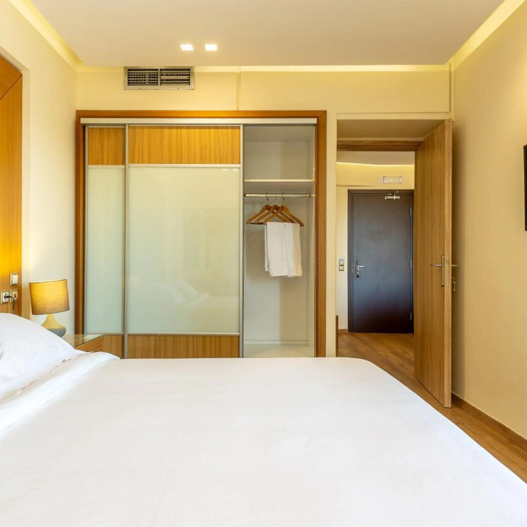 Oasis Hotel Apartments