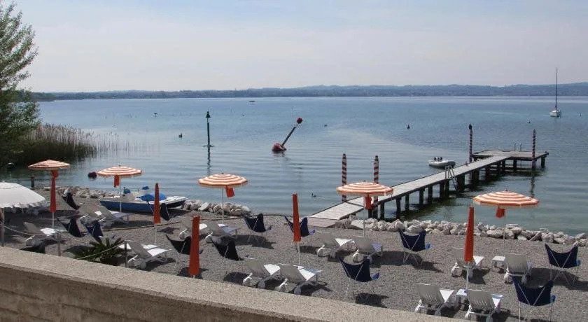 Le Petit Du Lac