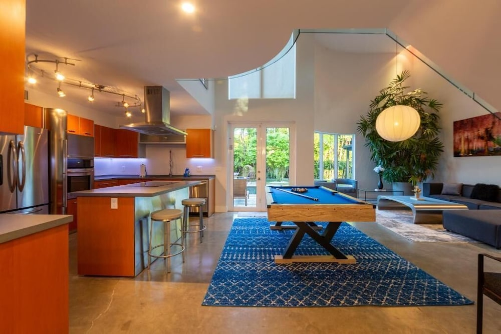 Villa II Palazzo by Glam Homes
