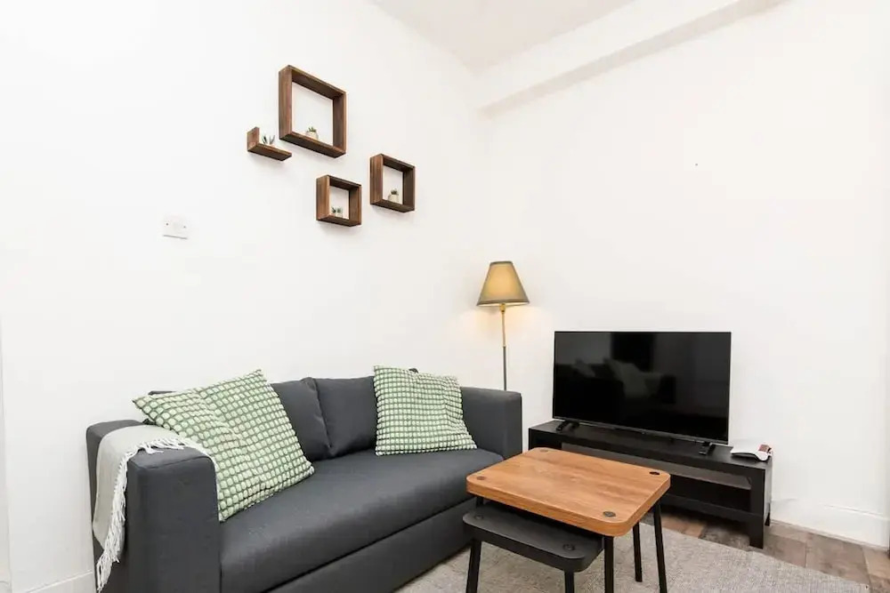 1 Bedroom Apartment-free Parking