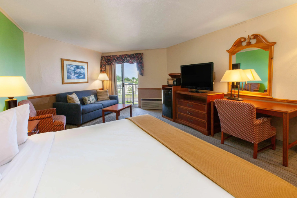Apple Tree Inn; SureStay Collection by Best Western