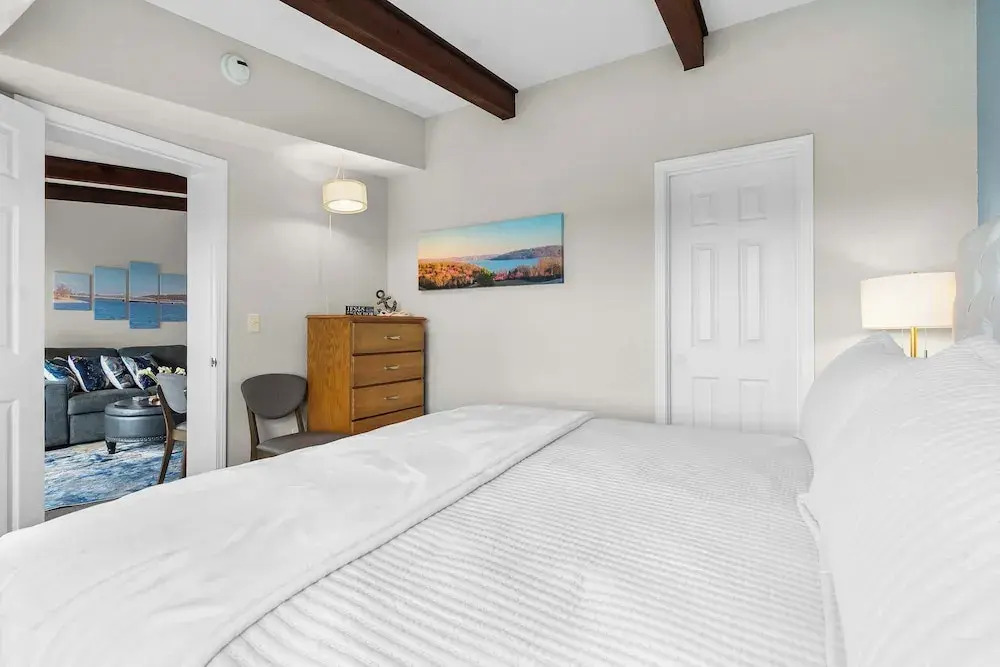 Little Dipper Cozy Condo for 6 w/ Resort-style Amenities