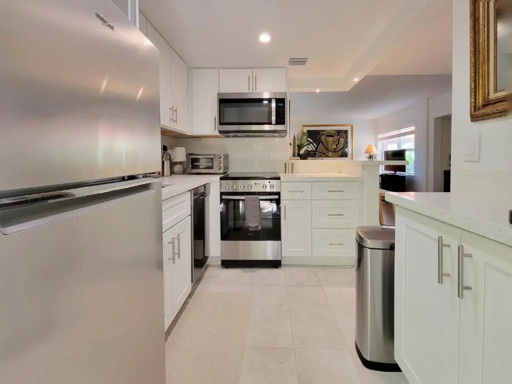 Fort Lauderdale Yacht and Beach Club 103