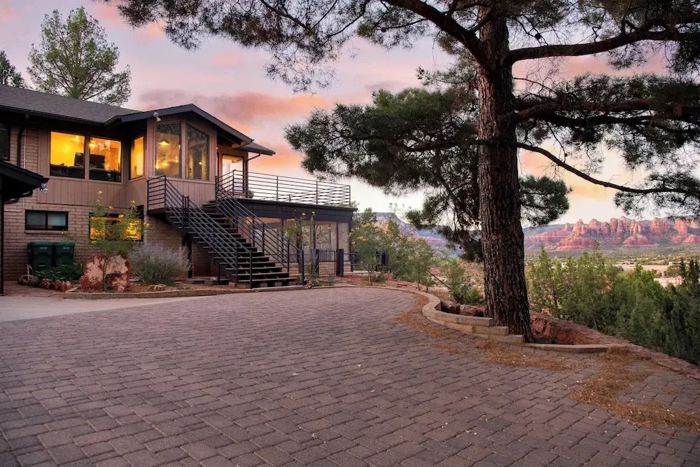 Mid-century Gem w/ Views, Hot Tub & Sunroom Lounge Red Rock Haven by Avantstay