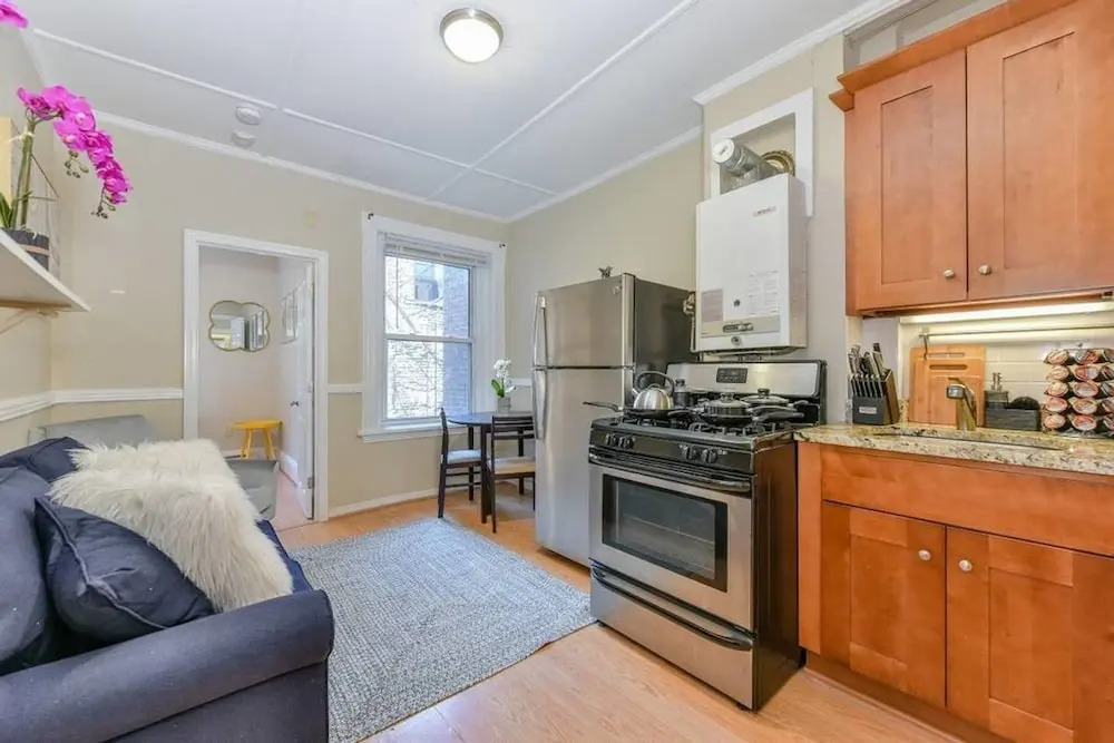 Prime 2br/1ba Apt in Heart of North End