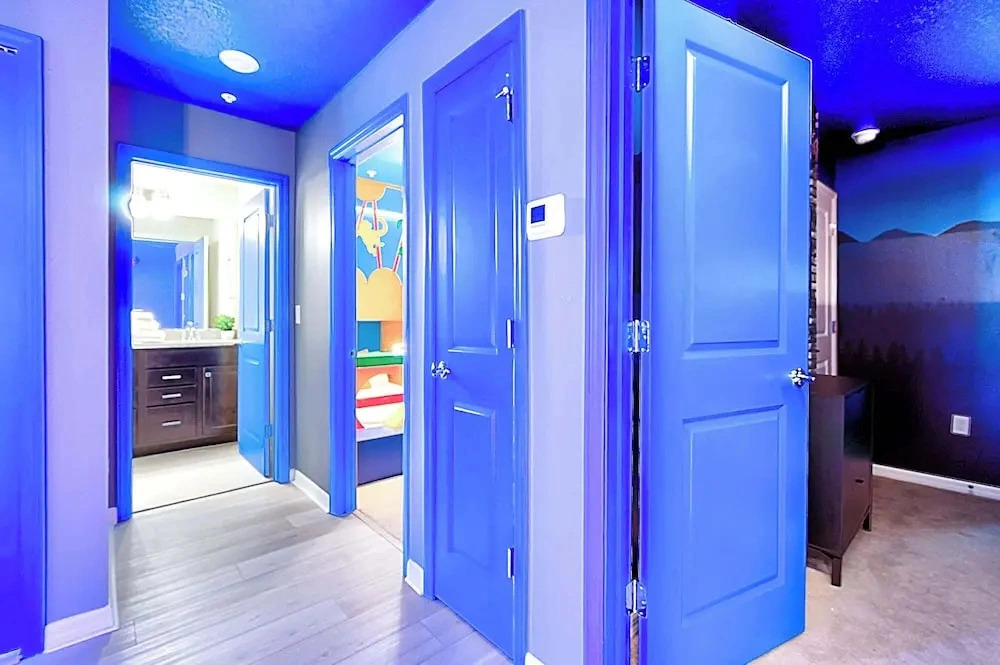 Spacious Townhome With Private Pool Near Theme Parks