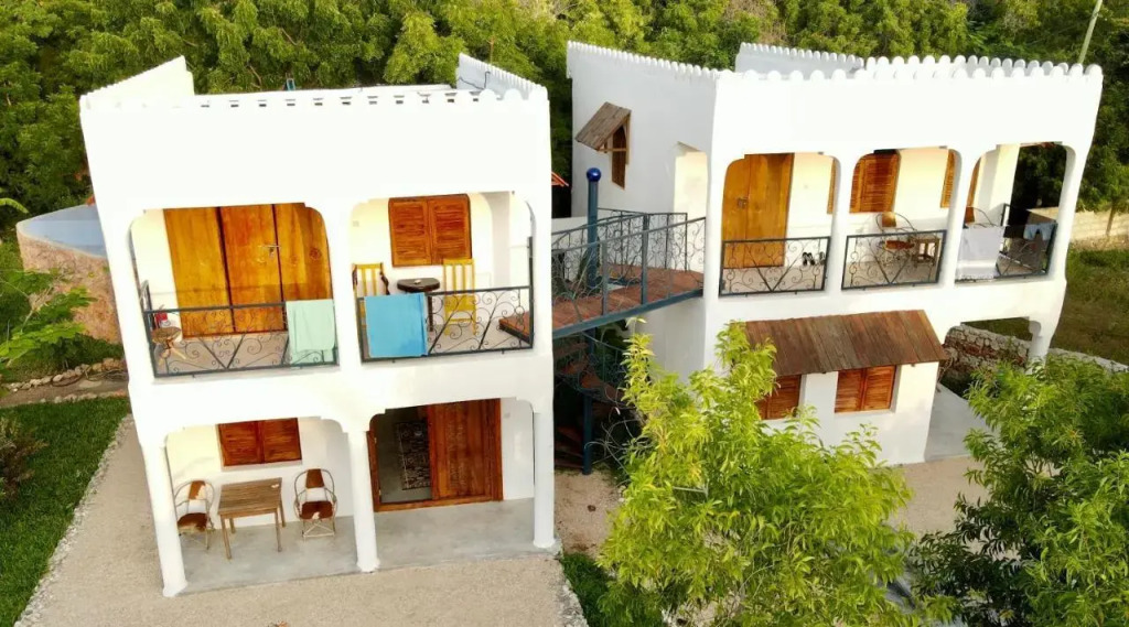 Kameleon Blue Arts Lodge