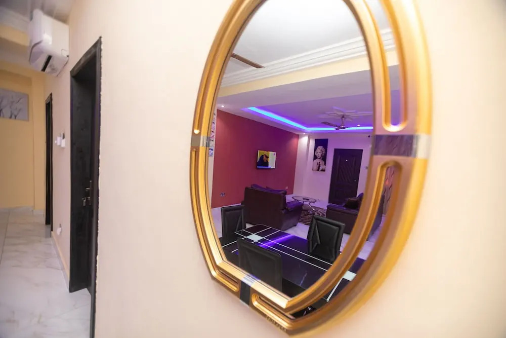 2 Bed Furnished Apartment - Wifi, Aircon, Parking