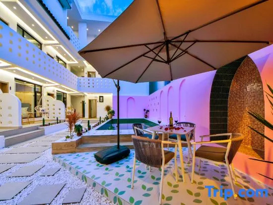 Bancheng Light Luxury Scenic Courtyard-Style Hotel