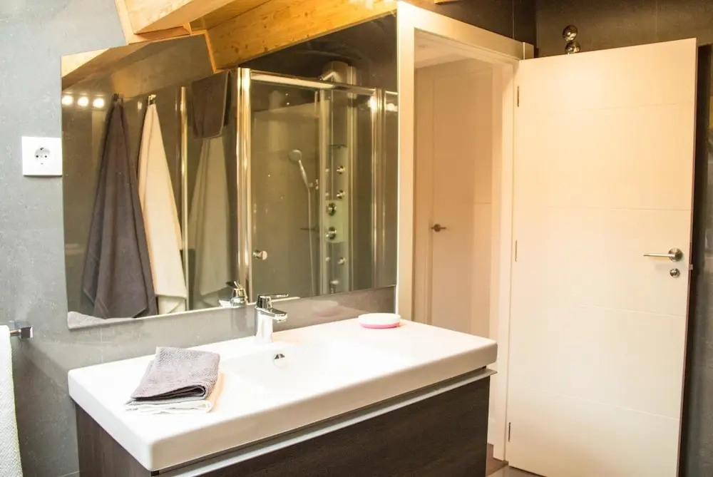 Dobo Rooms Sagasta I