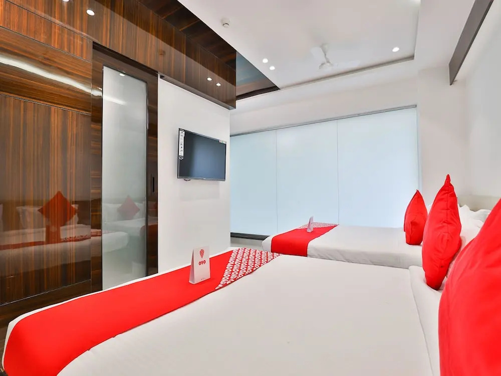 OYO 15635 Elite Rooms & Banquet
