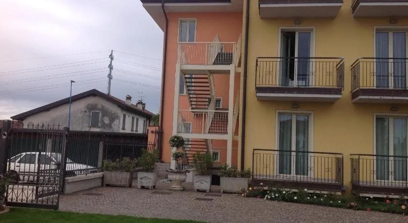 Hotel Panineria Colombera Rossa