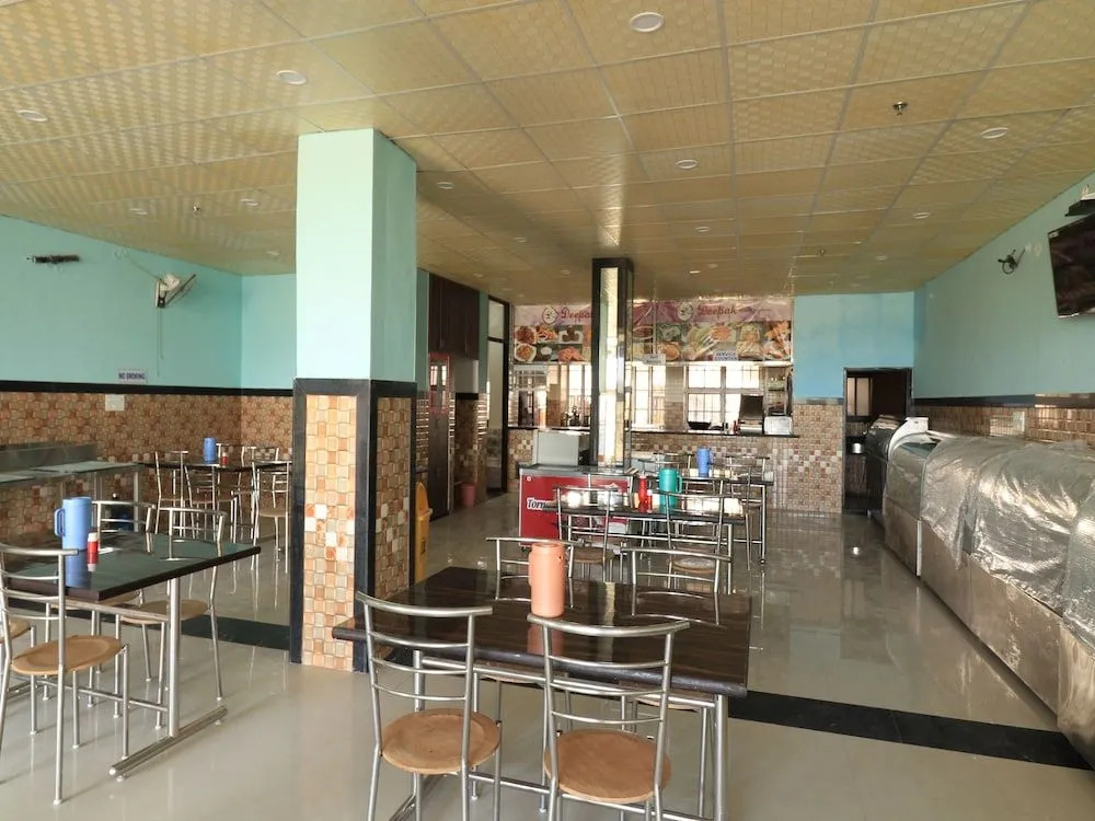 OYO Flagship 29364 Deepak Hotel And Restaurant