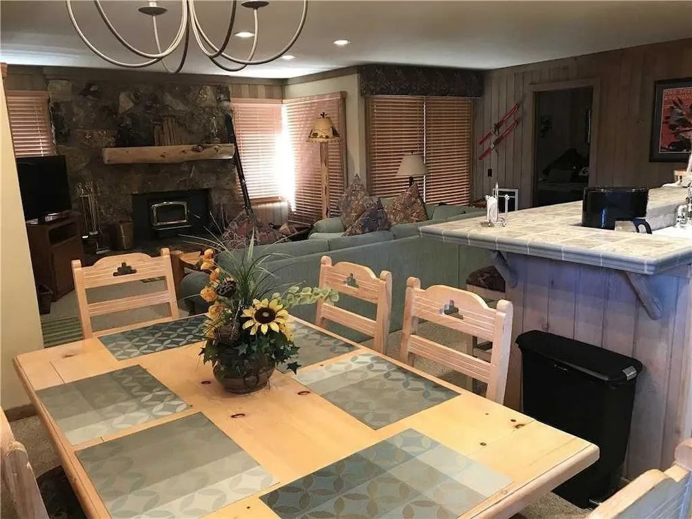 Mountainback 48 Corner Unit