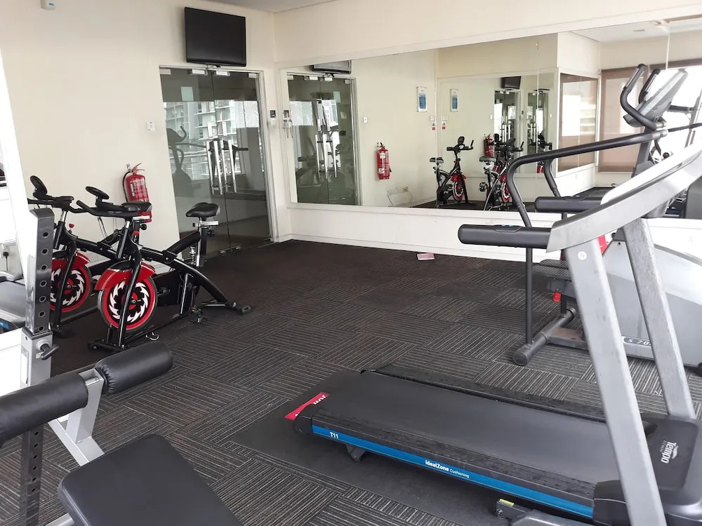 Studio Suite at Casa Mutiara 5 mins walk to LRT, Jalan Alor and Bukit Bintang