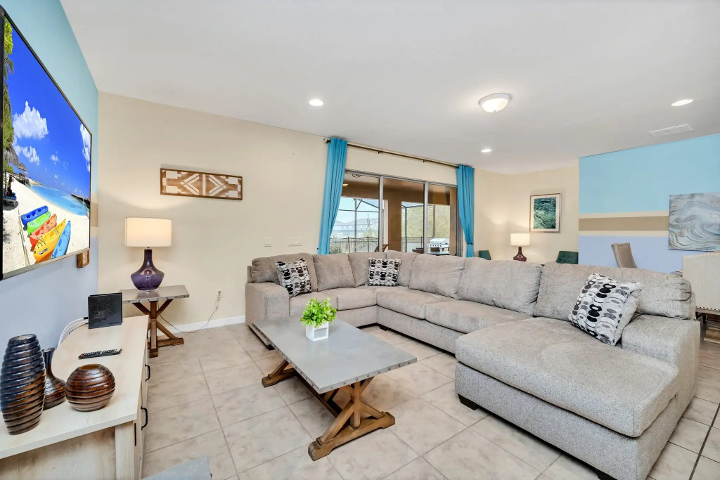 Brand New Luxury 9Br Villa With Lake View*Pool*Spa, Kissimmee, US
