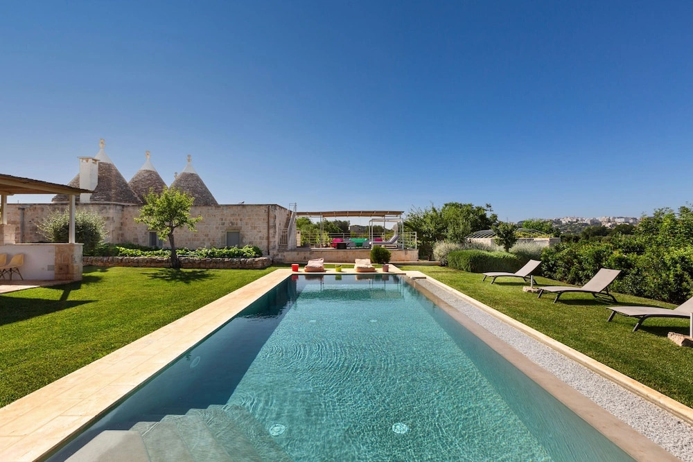 3224 Trulli Almaviva by Perle di Puglia