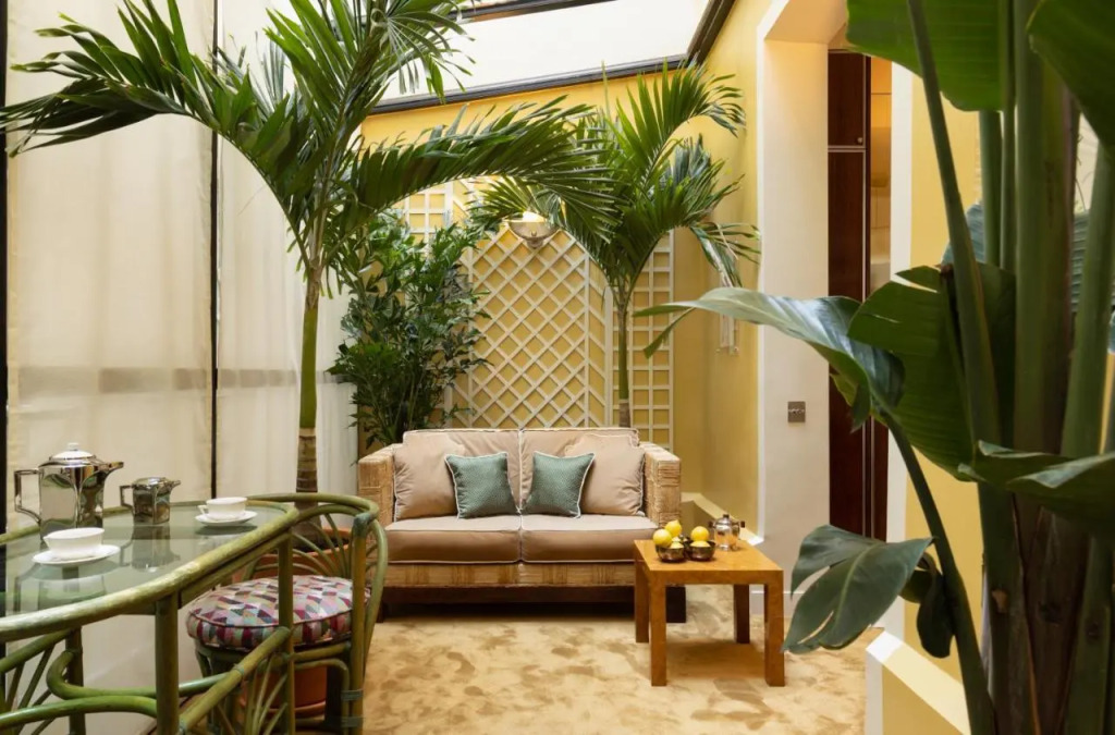 Les Suites Cinabre