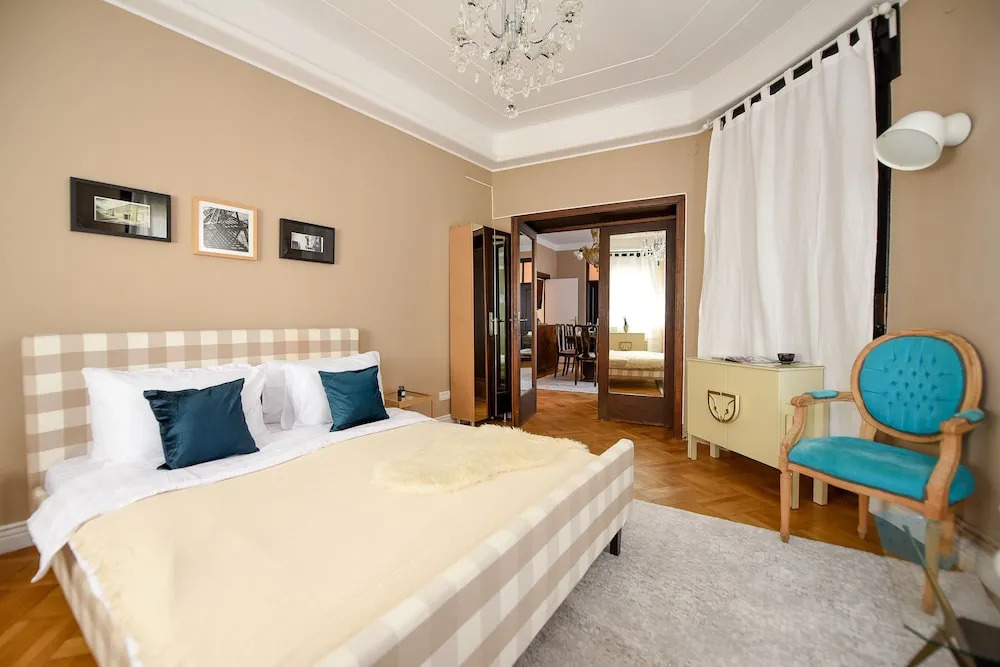 Homey - Strada Sfintii Apostoli 40
