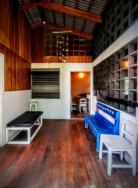 Arana House
