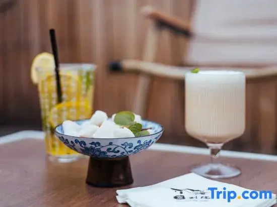 Floral Hotel · Youlan hotel (Cangqiao Straight Street Lu Xun Hometown)