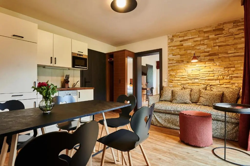 EVI APARTMENTS via we rent