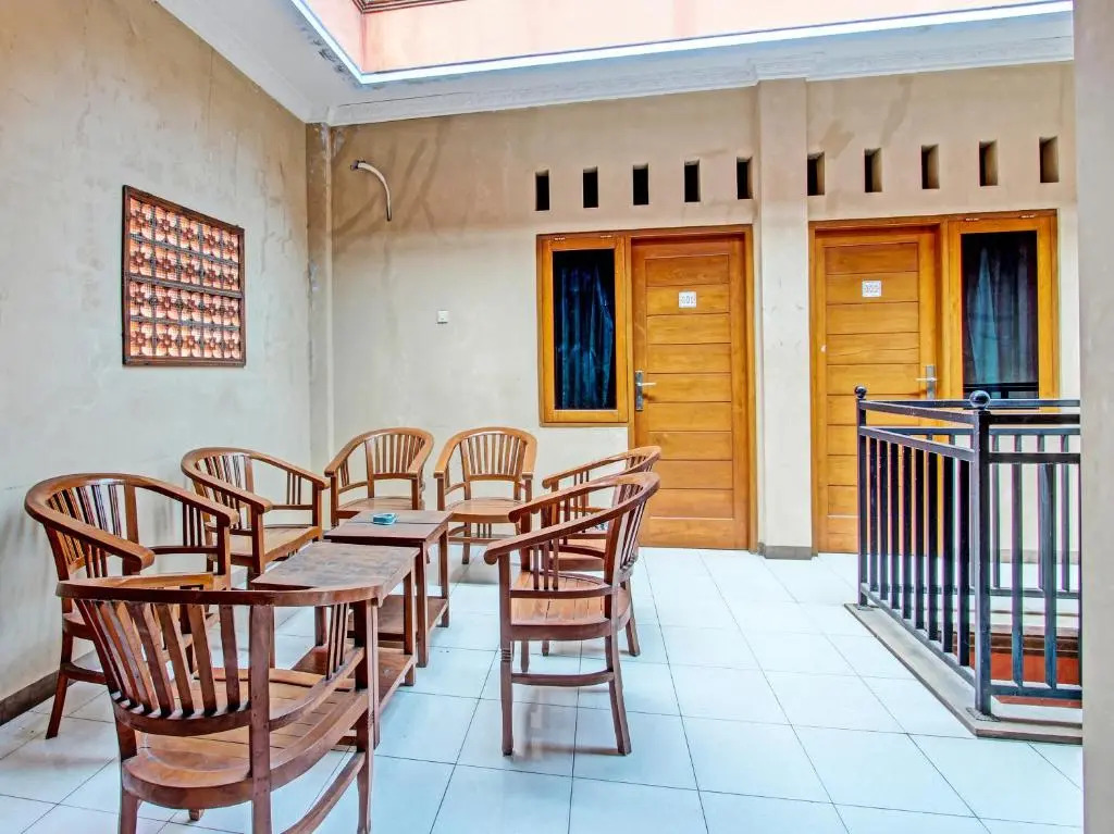 Spot On 91356 Hotel Mustika 2