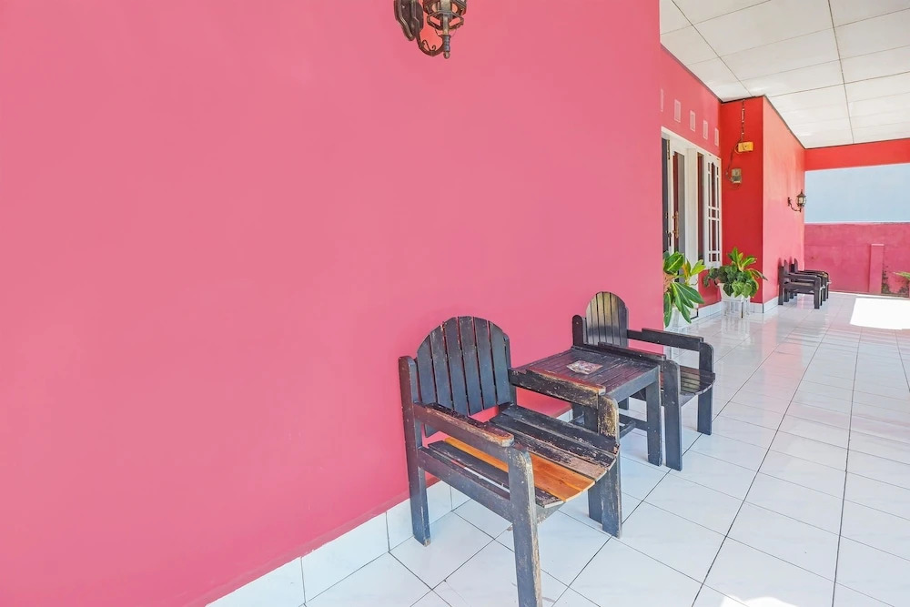 Hotel O Wisma Arwini Syariah Near Benteng Balangnipa