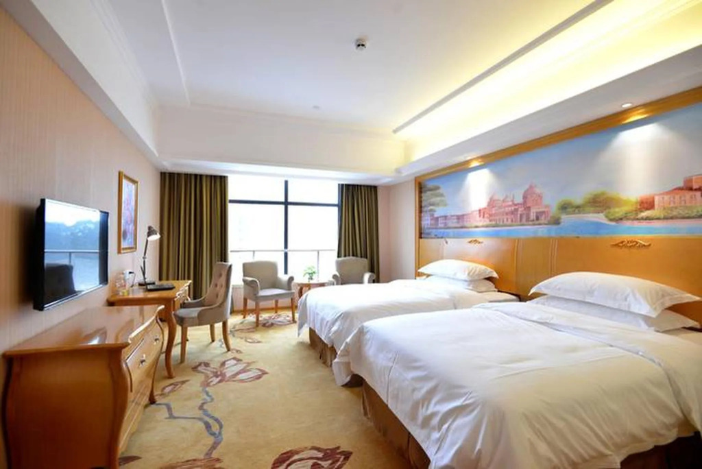 Vienna Hotel Qinzhou North Square Branch