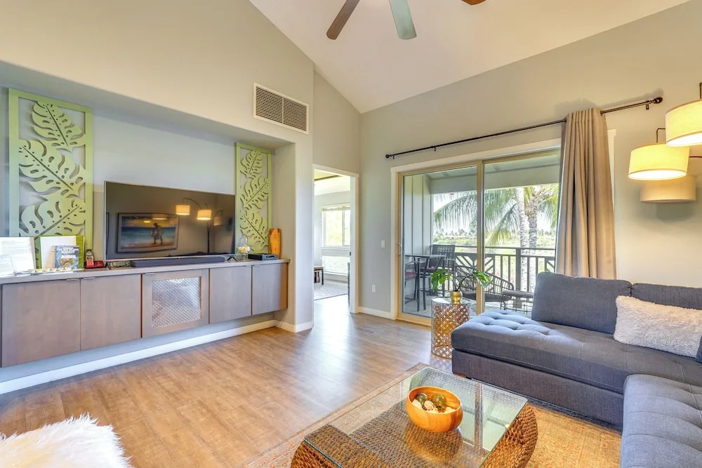 Luxe Maunalani Resort Condo w/ Pool + Beach Access