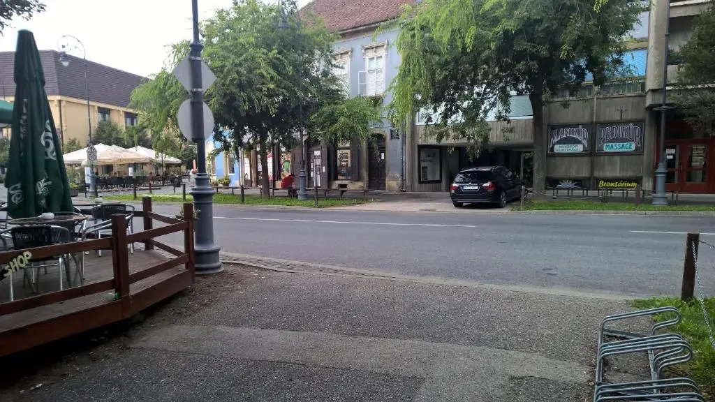 Vár-Lak