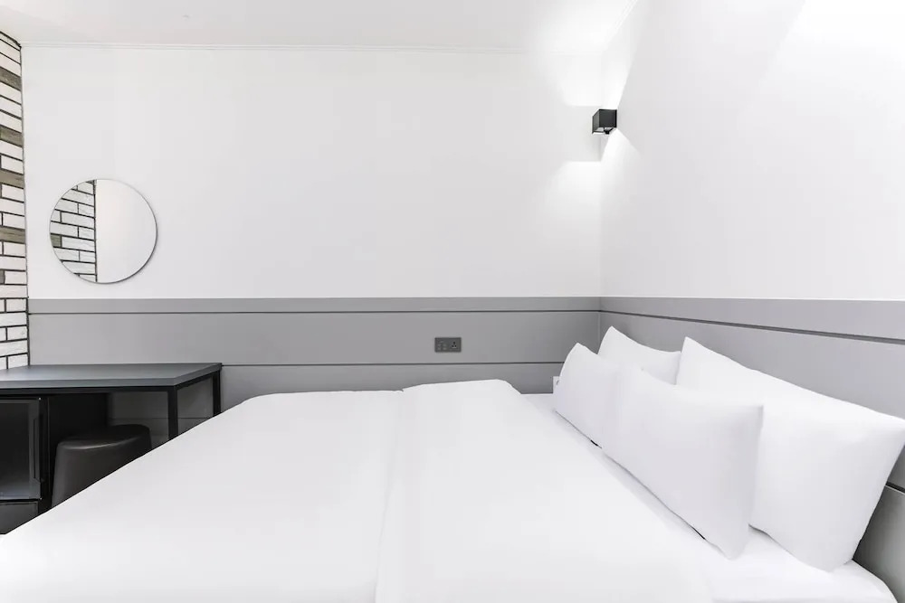 Rich stay hotel