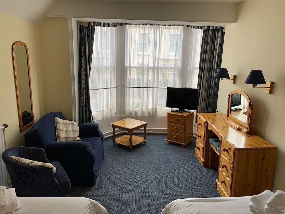 Yelfs Hotel