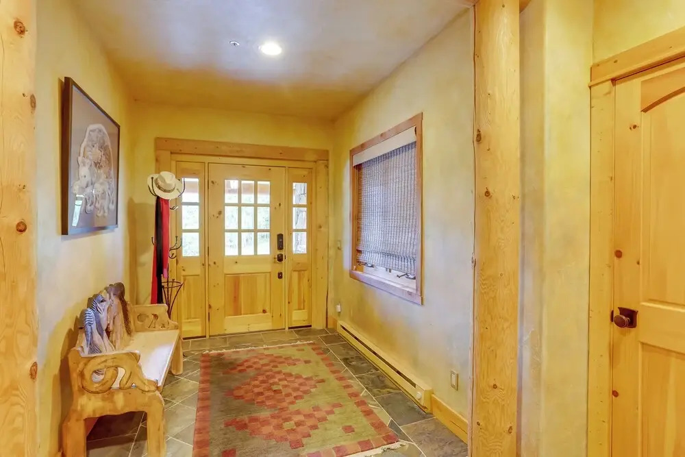 Ski-In/Ski-Out Mountain Village Condo w/ Hot Tub
