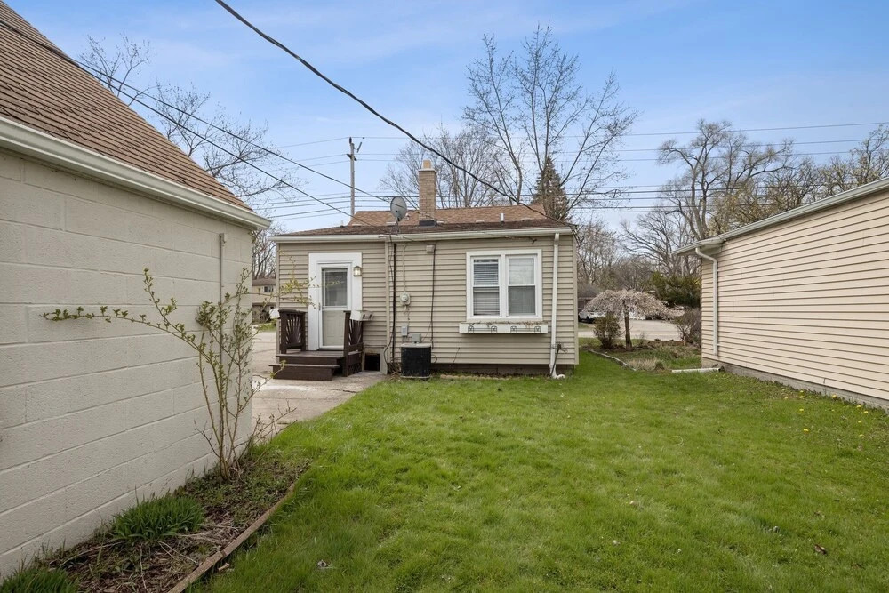 Beautiful Romantic 2 Bedroom House in the City Close to Restaurants and Bars 2 Home by Redawning