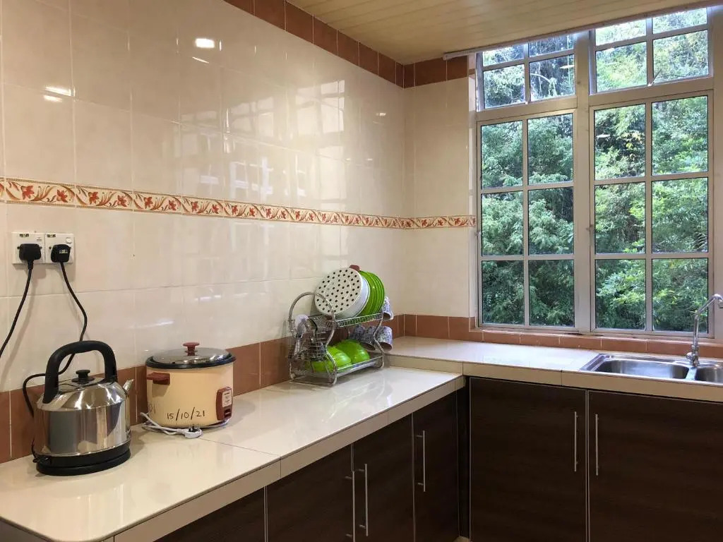 3 Rooms Apt @ Crown Imperial Court