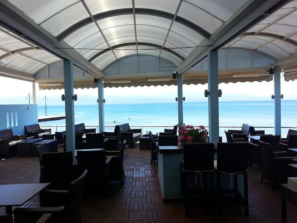 Artemis Hotel