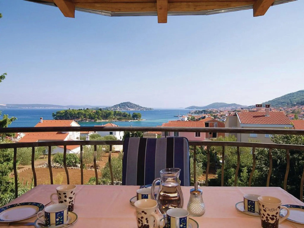 Very pleasant holiday house with sea view located in Preko on the island Ugljan