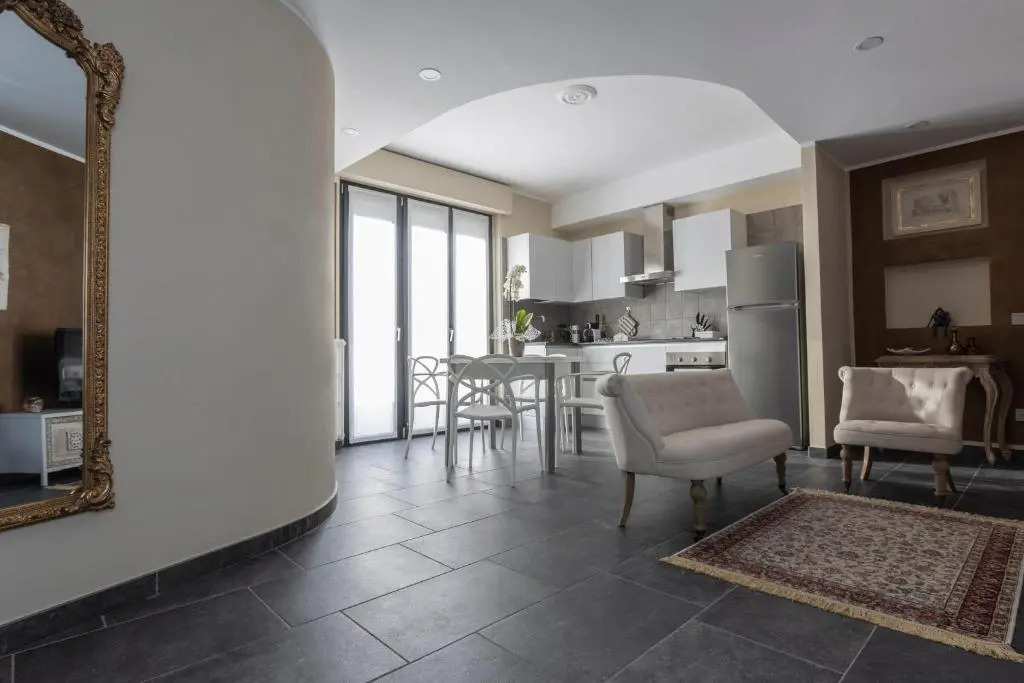Elga's Apartment - Your charming stay on Lake Orta