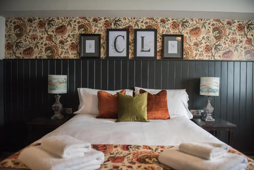 Cat & Lion Country Pub and Hotel