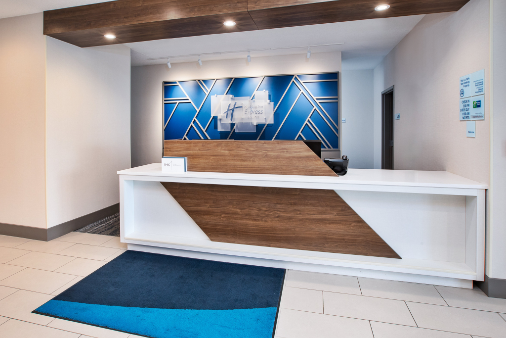 Holiday Inn Express Hotel & Suites Defiance by IHG