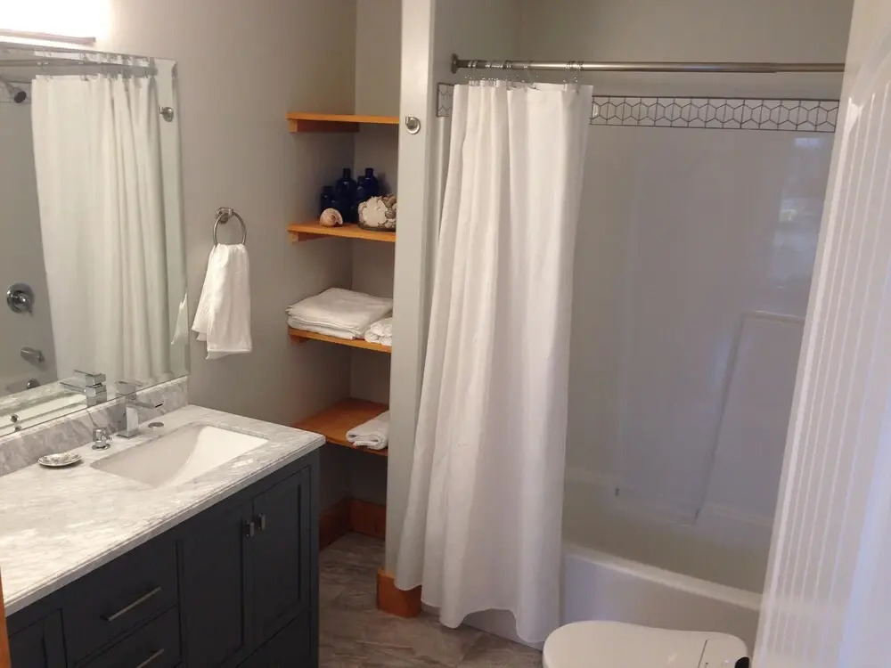 Shelter Bay Resort