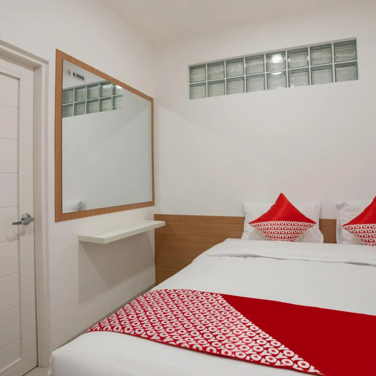 Hotel O Hegarbudhi Residence