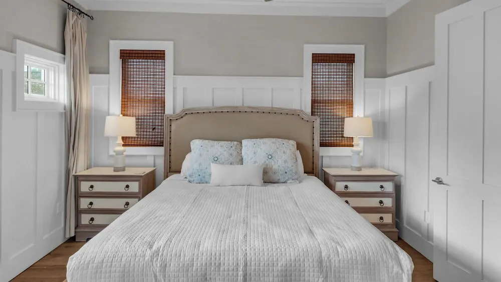 Sleep up to 20 - 2 Homes Side by Side - Gated Community w/ Community Pool!